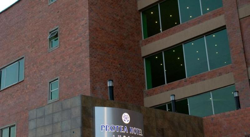 Protea Hotel by Marriott Lusaka Exteriör bild