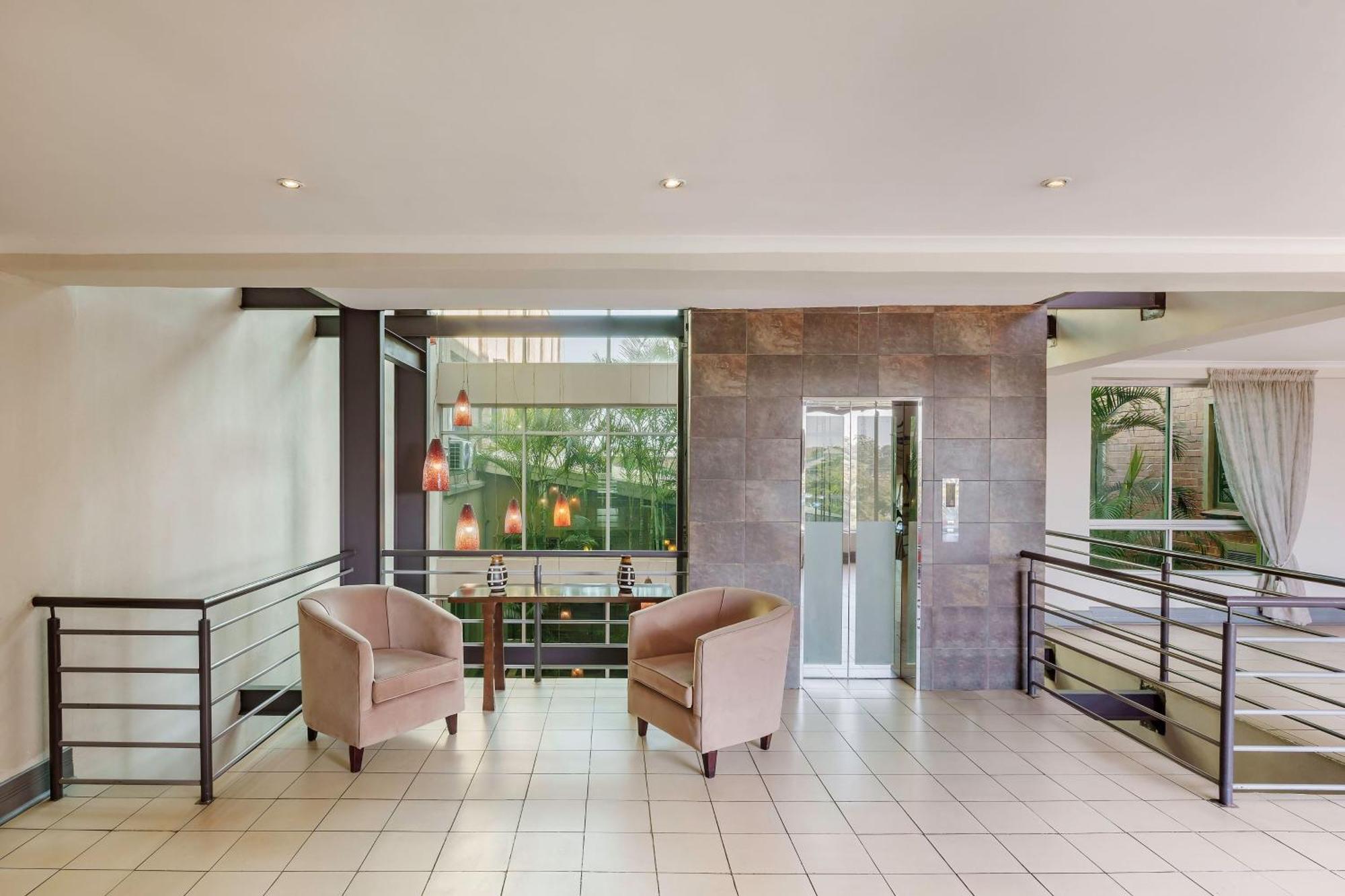 Protea Hotel by Marriott Lusaka Exteriör bild
