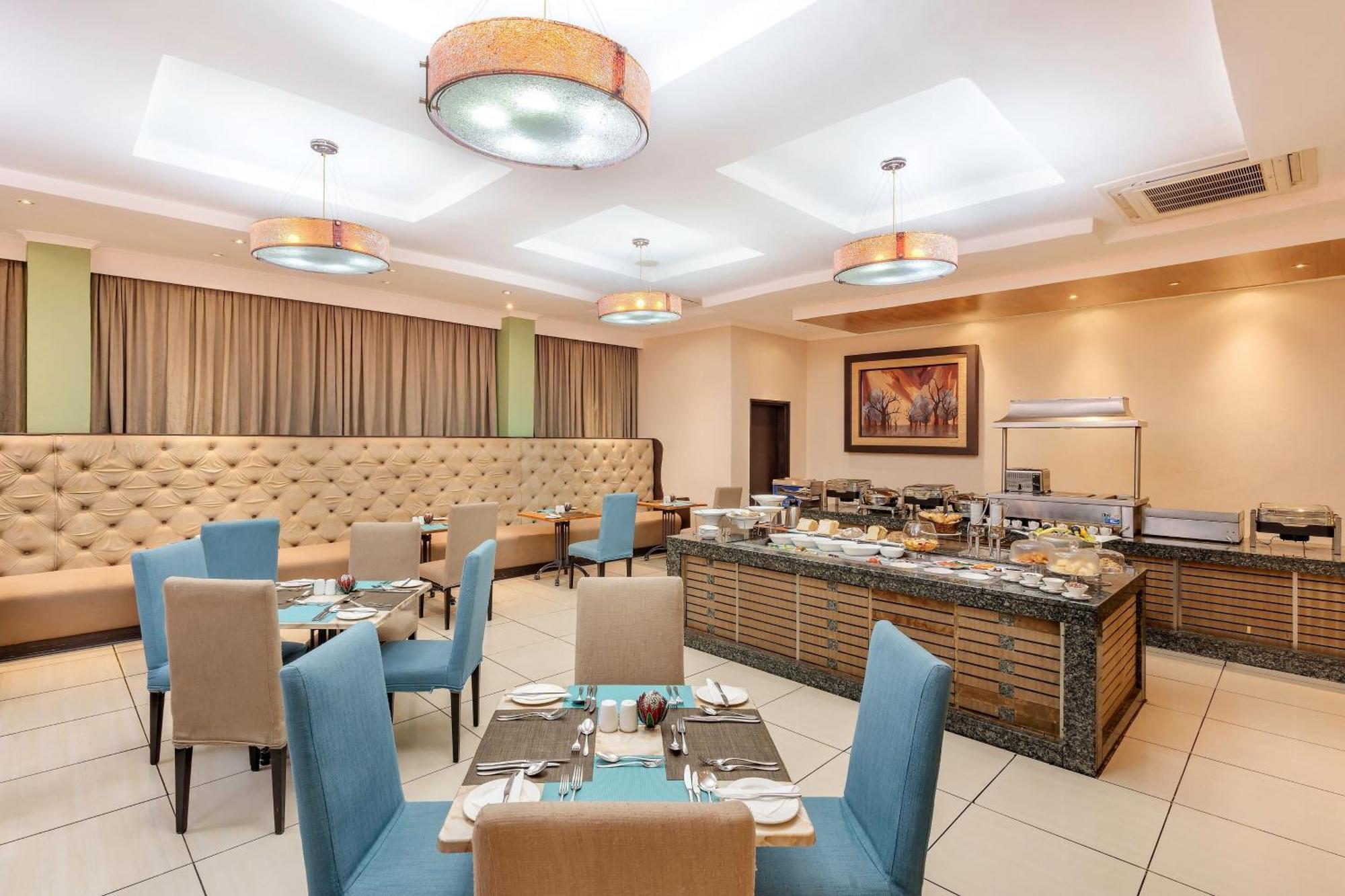 Protea Hotel by Marriott Lusaka Exteriör bild