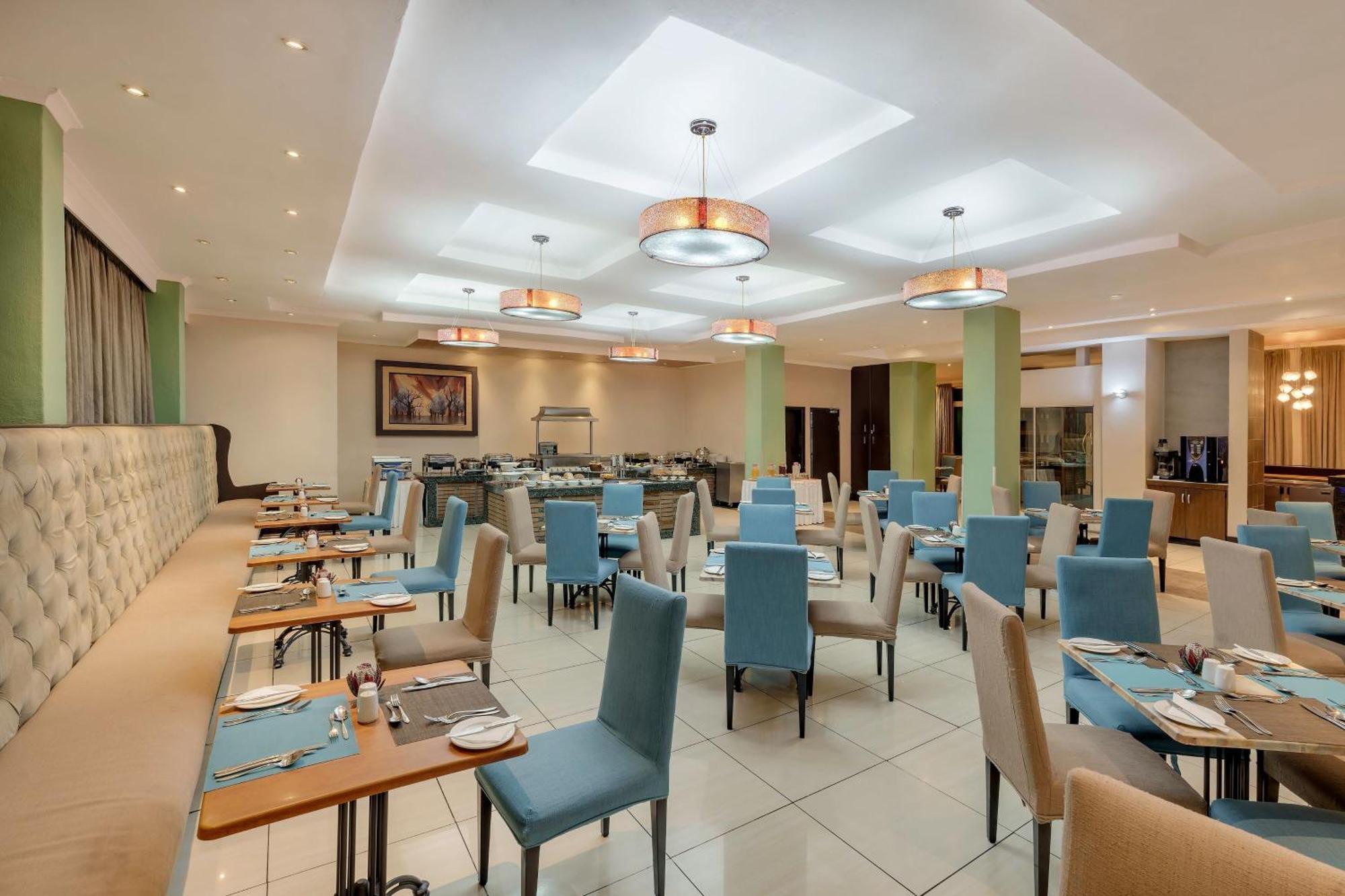 Protea Hotel by Marriott Lusaka Exteriör bild