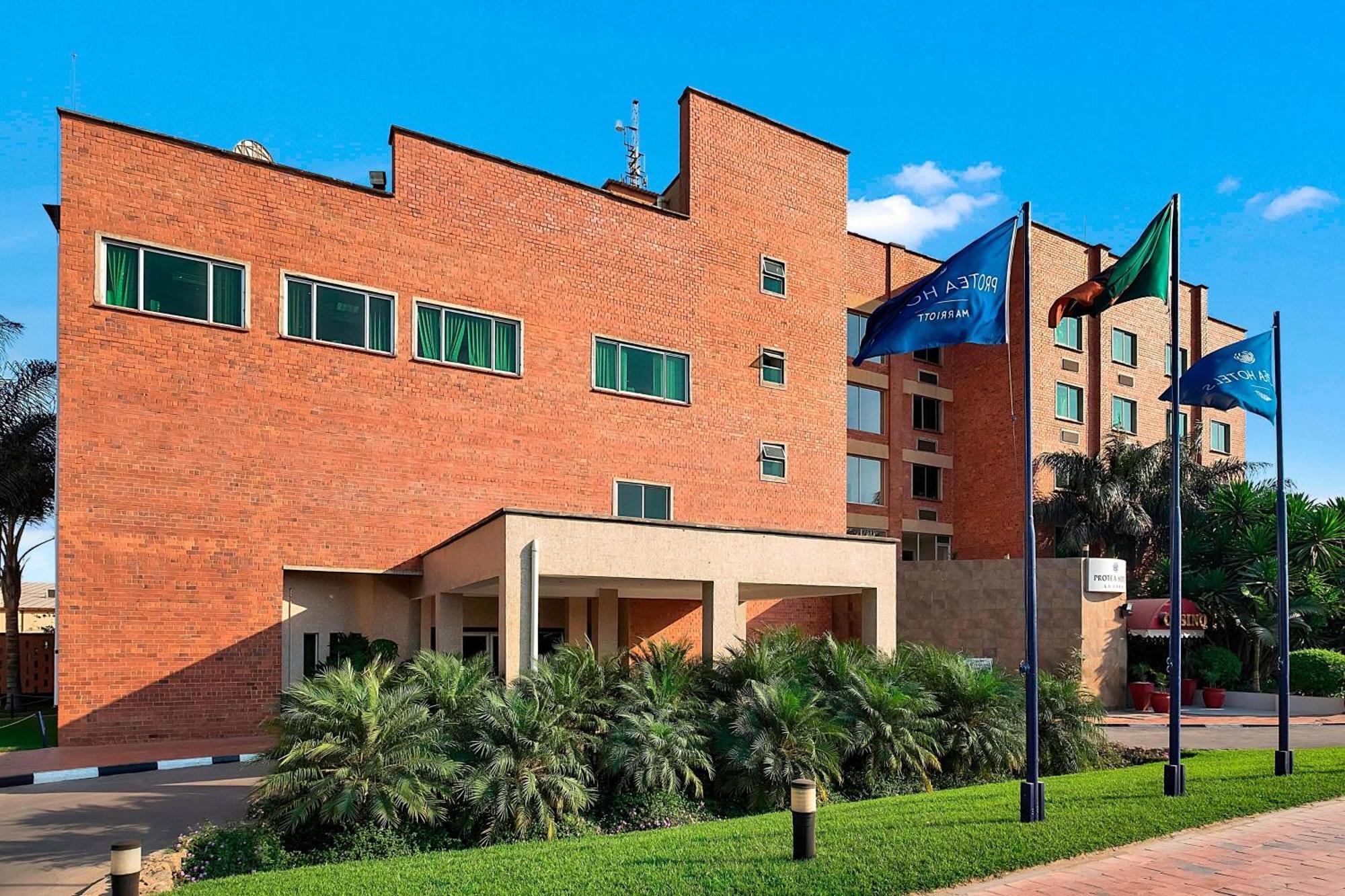 Protea Hotel by Marriott Lusaka Exteriör bild
