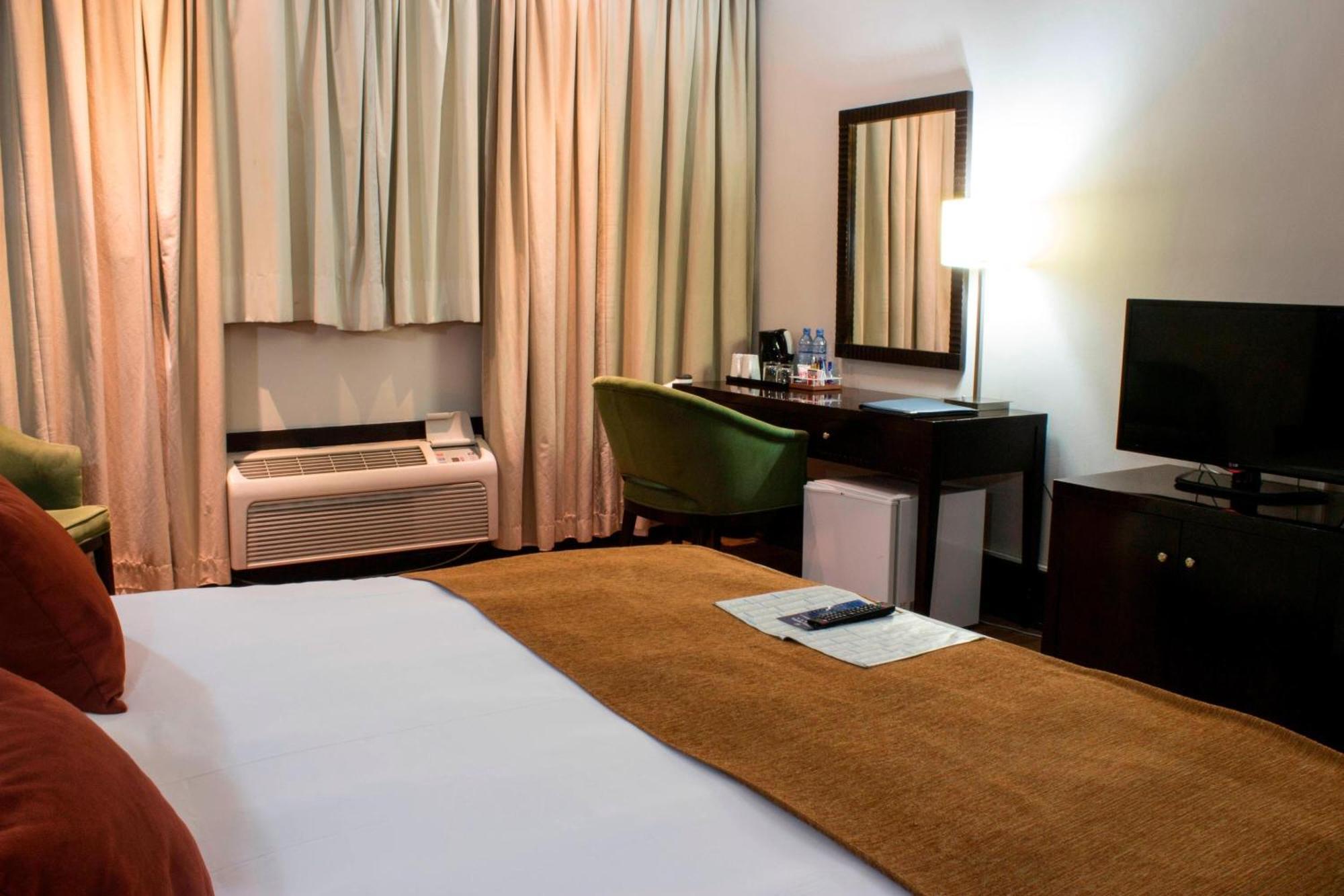 Protea Hotel by Marriott Lusaka Exteriör bild
